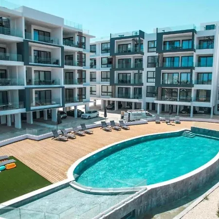 Lägenhet Larnaca Elysium Seaside & Pool Retreat *