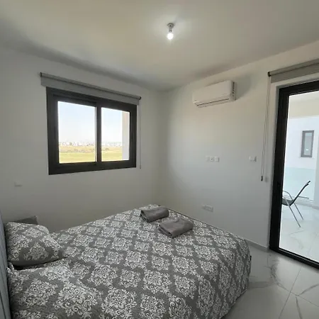 Lägenhet Larnaca Elysium Seaside & Pool Retreat Livadhia