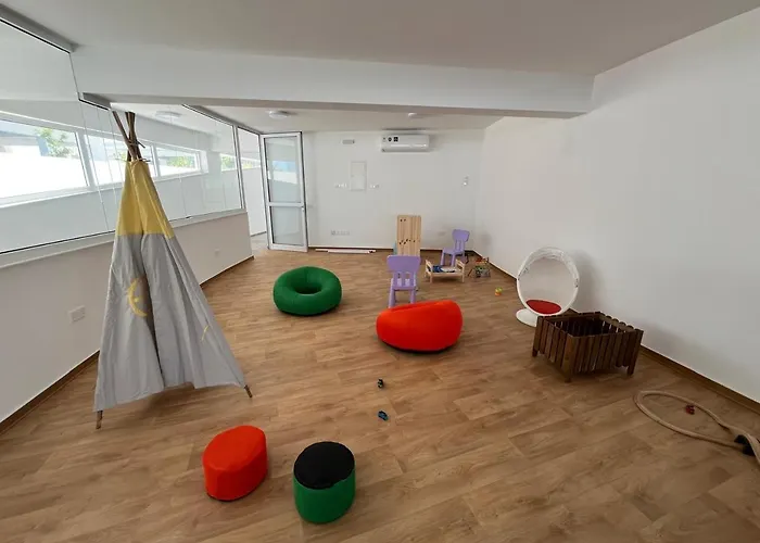 Larnaca Elysium Seaside & Pool Retreat Apartament