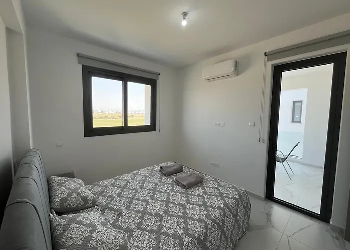 Apartament Larnaca Elysium Seaside & Pool Retreat Livadhia