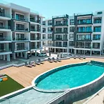 Διαμέρισμα Larnaca Elysium Seaside & Pool Retreat *