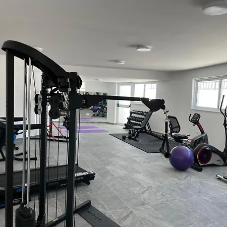 Διαμέρισμα Larnaca Elysium Seaside & Pool Retreat